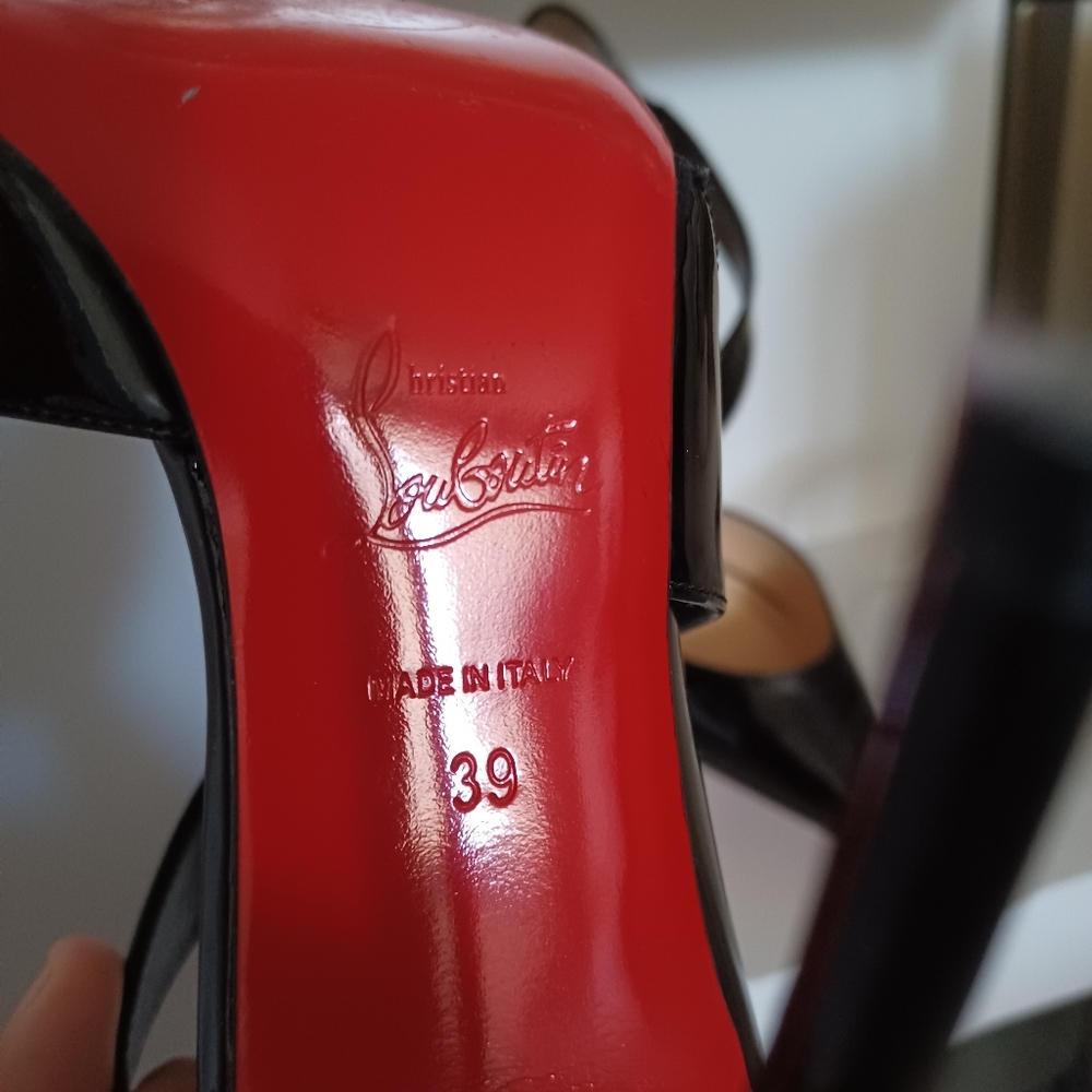 Authentic Christian Louboutin patent leather shoes - Picture 9 of 10